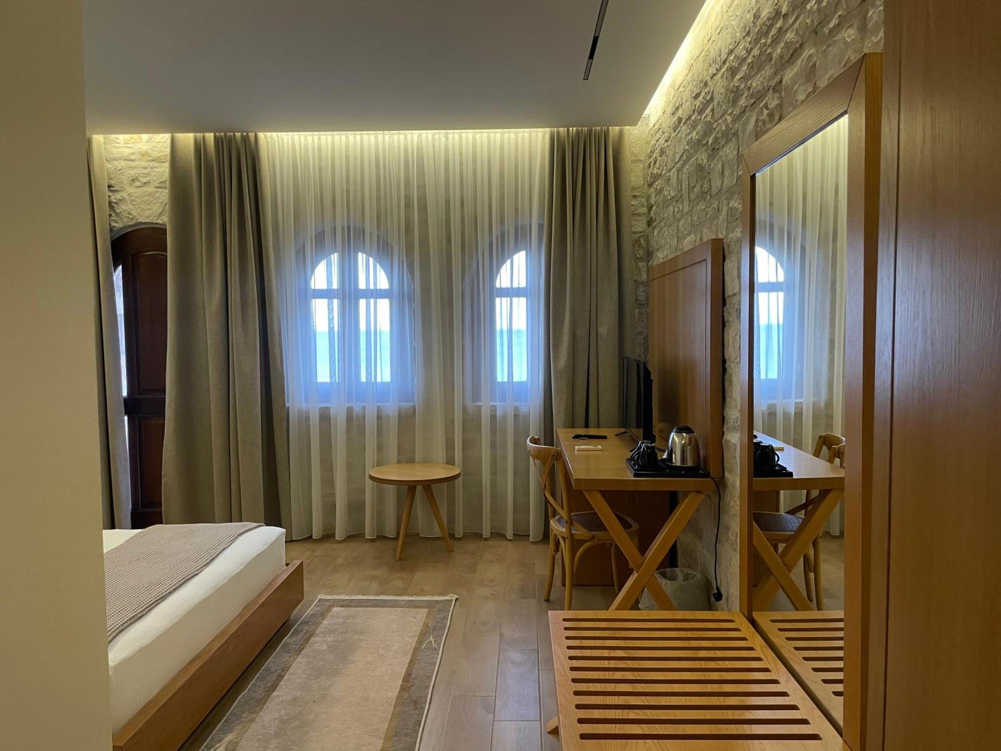 Valta Hotel Qeparo Kültér fotó