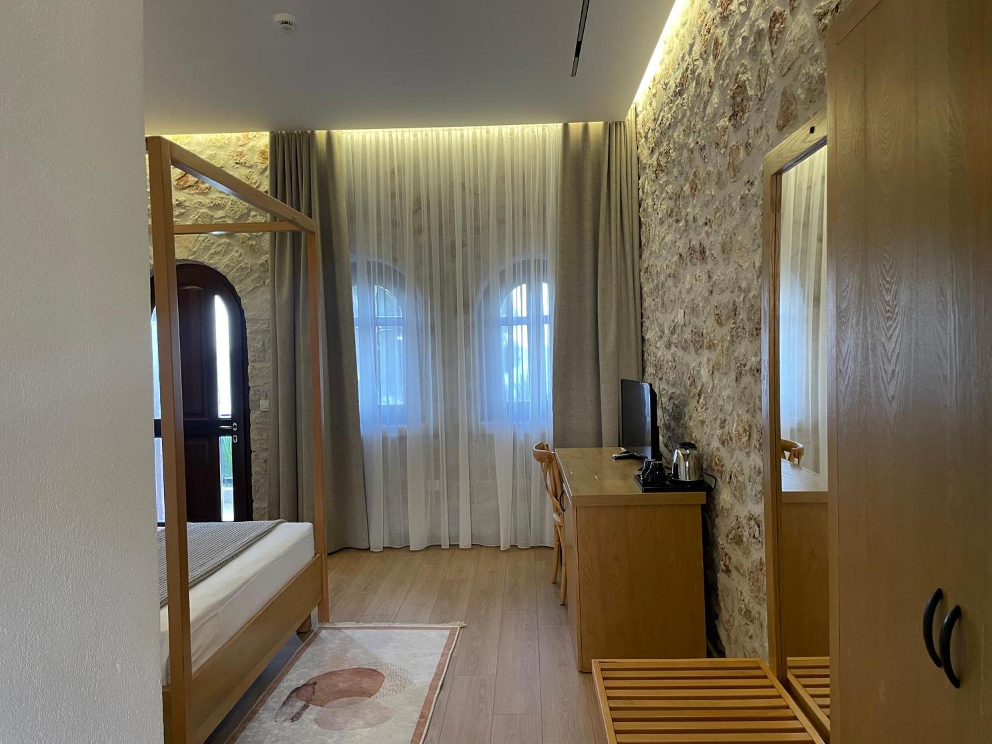 Valta Hotel Qeparo Kültér fotó