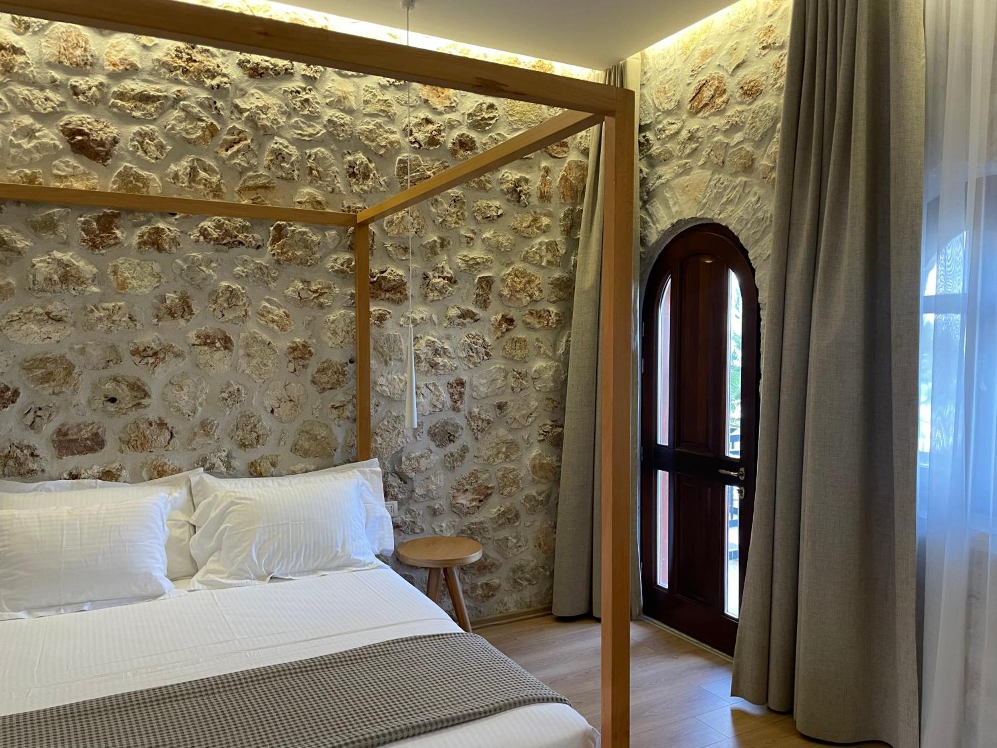 Valta Hotel Qeparo Kültér fotó