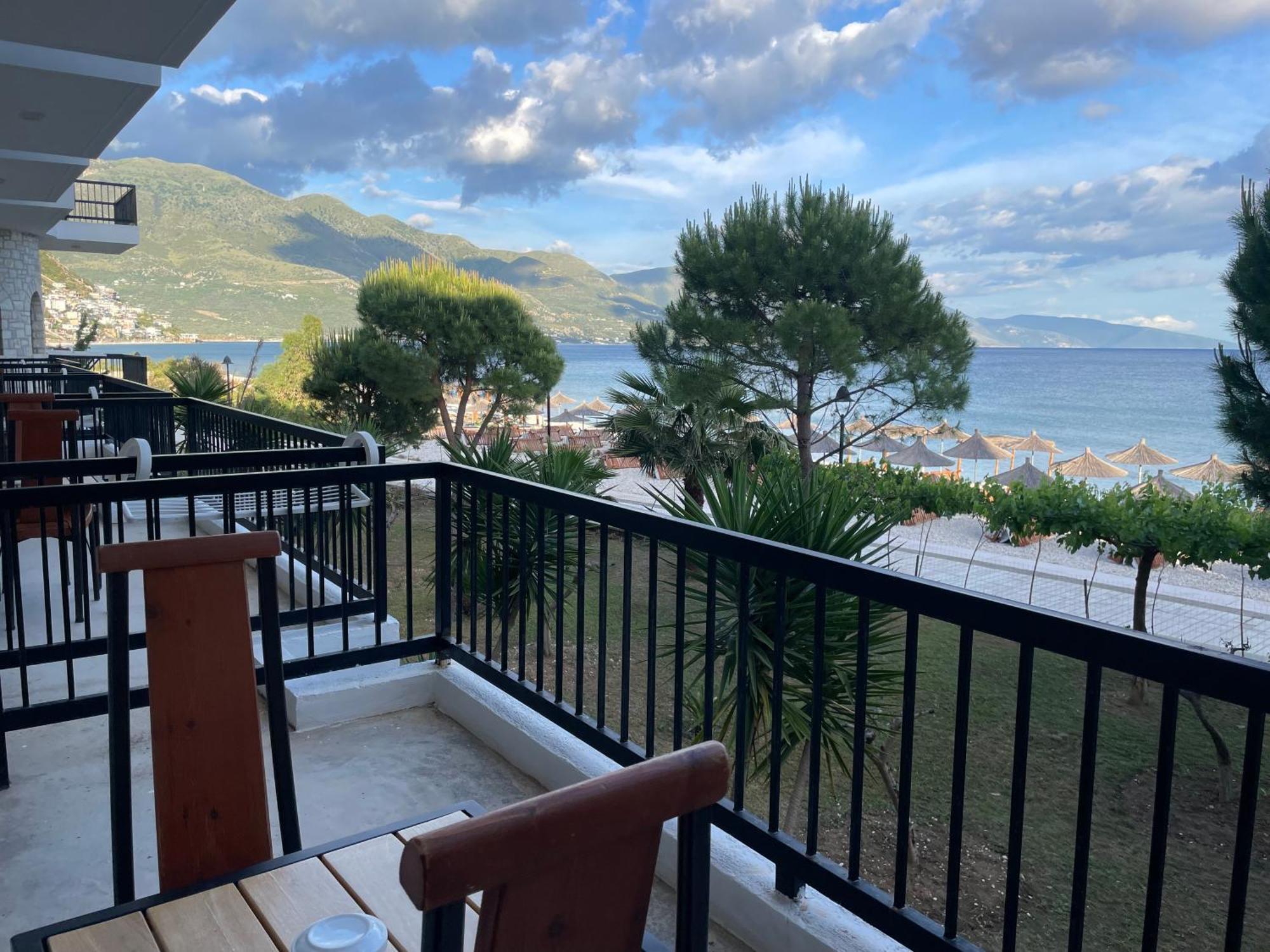 Valta Hotel Qeparo Kültér fotó