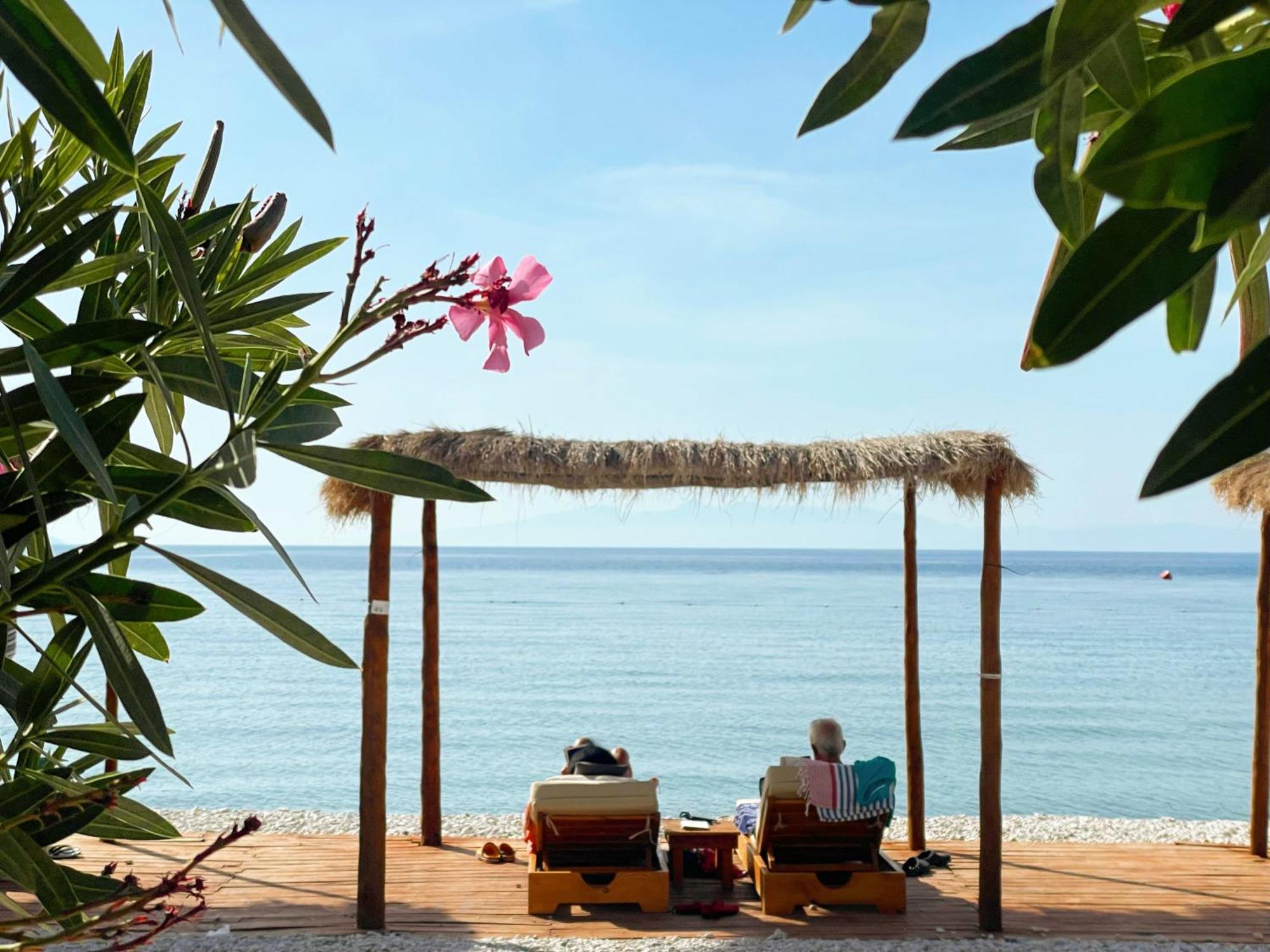 Valta Hotel Qeparo Kültér fotó