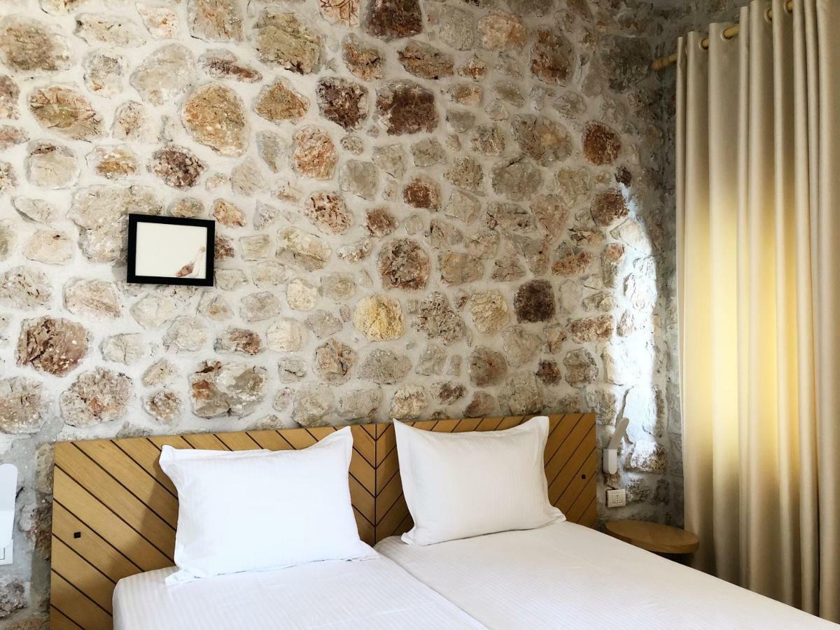 Valta Hotel Qeparo Kültér fotó