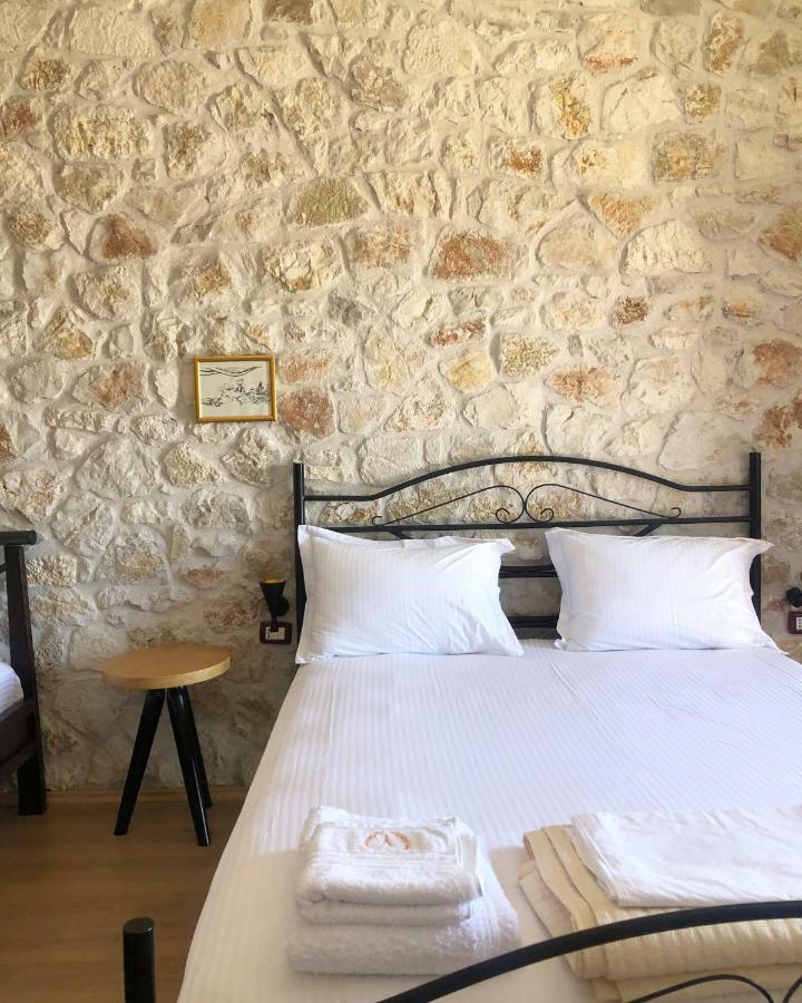 Valta Hotel Qeparo Kültér fotó