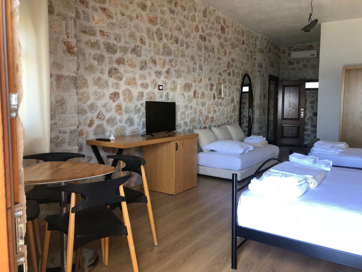 Valta Hotel Qeparo Kültér fotó